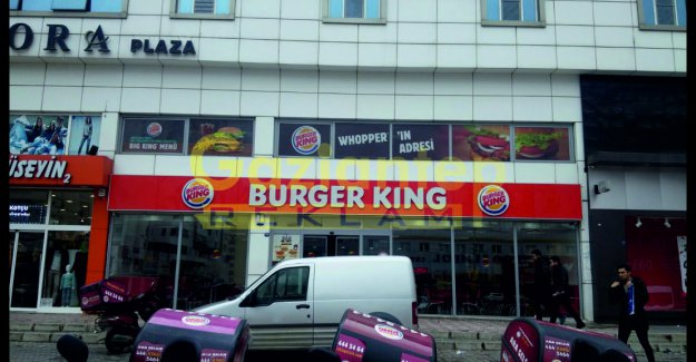 Burger king delikli folyo cam giydirme