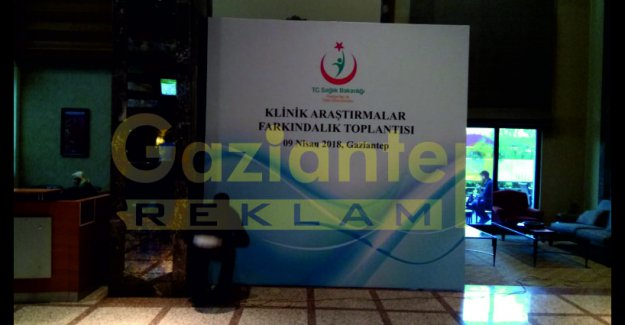 Semüner toplantı vinil germe