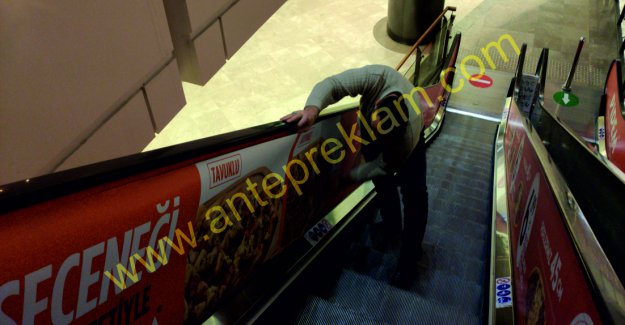 Yürüyen merdiven reklam uygulaması